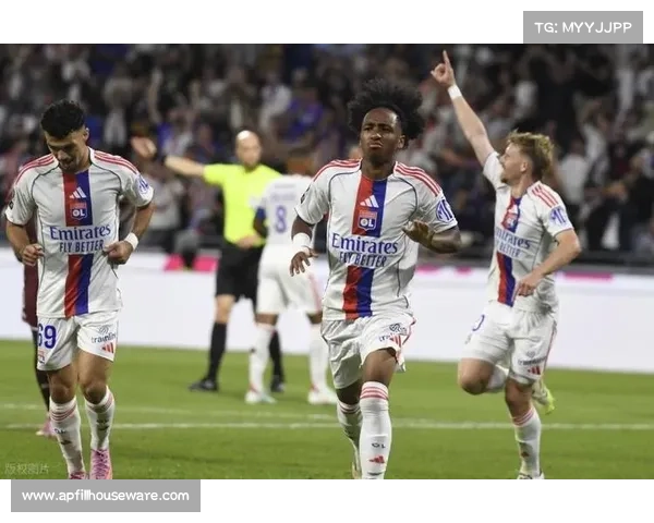 托利索从拜仁天选之子到里昂队长的荣耀蜕变之路